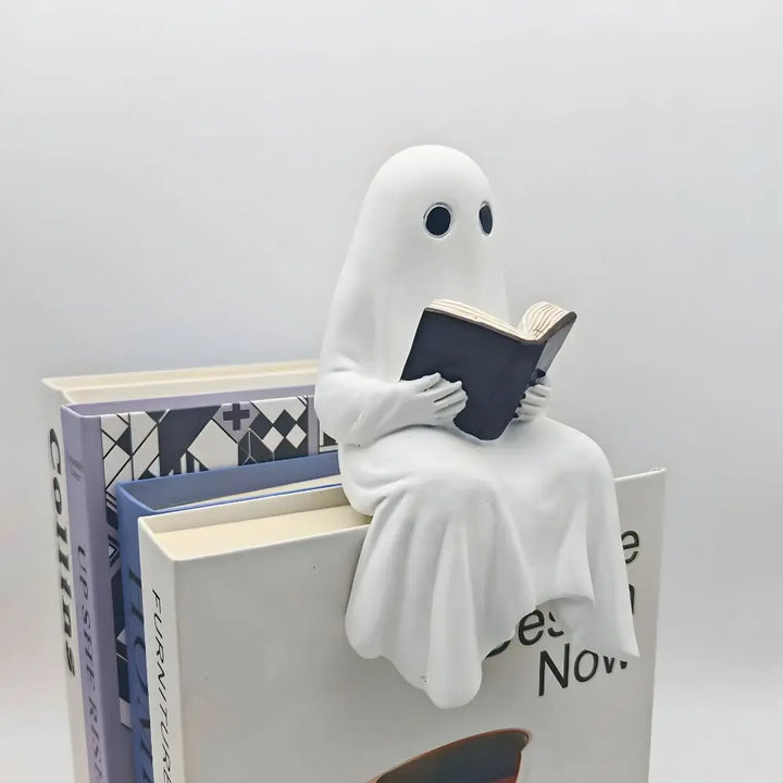 Figurine Halloween BookyGhost | Petit esprit lecteur | Figurine déco en résine | 12 x 7 x 6 cm
