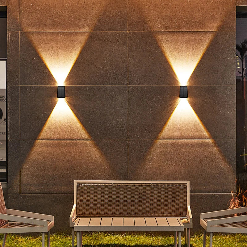 Applique solaire SolarBeam Duo | Lumière vers le haut et vers le bas | Contrôle intelligent de la lumière | Résistante aux intempéries