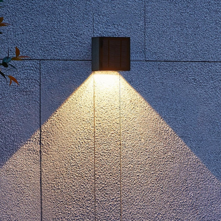 Applique solaire LUNORA | Avec capteur crépusculaire | Résistante aux intempéries IP65 | Lumière chaude et froide | 10,5x6 cm