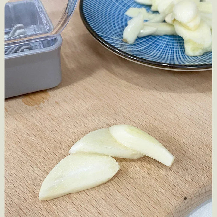 GARLICO Presse-ail manuelle | Râpe et éplucheur à ail | Acier inoxydable & ABS | Outil de cuisine pour hacher finement