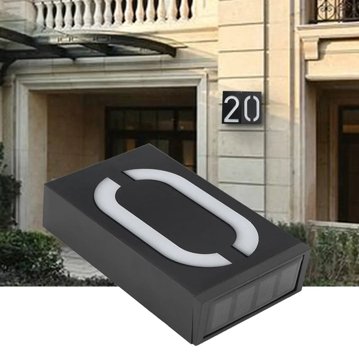 Numelux Lampe de numéro de maison solaire | LED Éclairée | Résistante aux intempéries IP55 | Lumière automatique dans l'obscurité