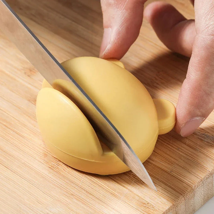 Affûteur de couteaux SliceMate Compact | Pierre à aiguiser pratique pour couteaux de cuisine et ciseaux | Antidérapant | 5,5 × 4,5 cm