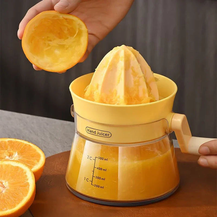 Presse-agrumes manuelle CitrusPressa | Récipient de 500 ml & filtre | Pour oranges, citrons & pamplemousses | Sans électricité