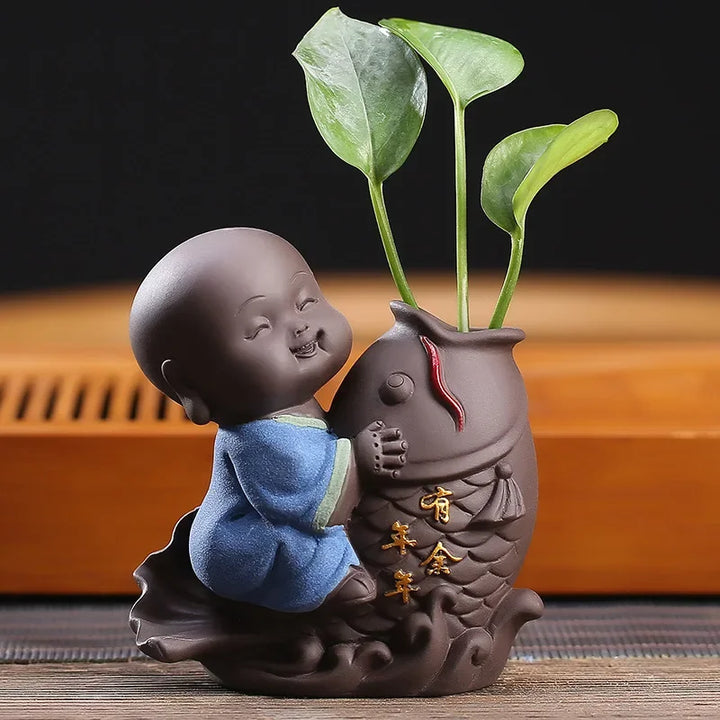 TonSegen Petit Moine en Argile | Argile Pourpre | Porte-Bonheur & Mini-Vase | Décoration Artisanale