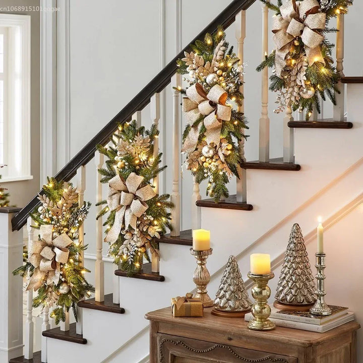 Guirlande de Noël LumiPine | Avec éclairage LED | Guirlande en sapin rustique pour escalier, porte et mur | 45×20 cm