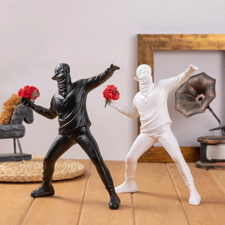 Artivora Flower Rebel | Sculpture moderne „Flower Thrower“ – Figurine décorative pour salon, bureau & bibliothèque
