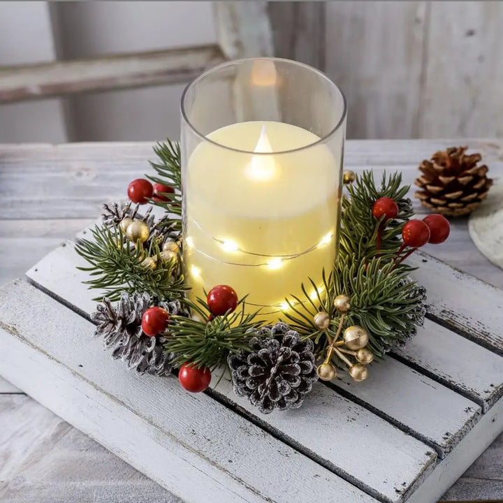 Couronne de Bougie NordicPine | Couronne de Noël avec cônes de pin et baies | Couronne rustique en aiguilles de pin | Décoration de table festive