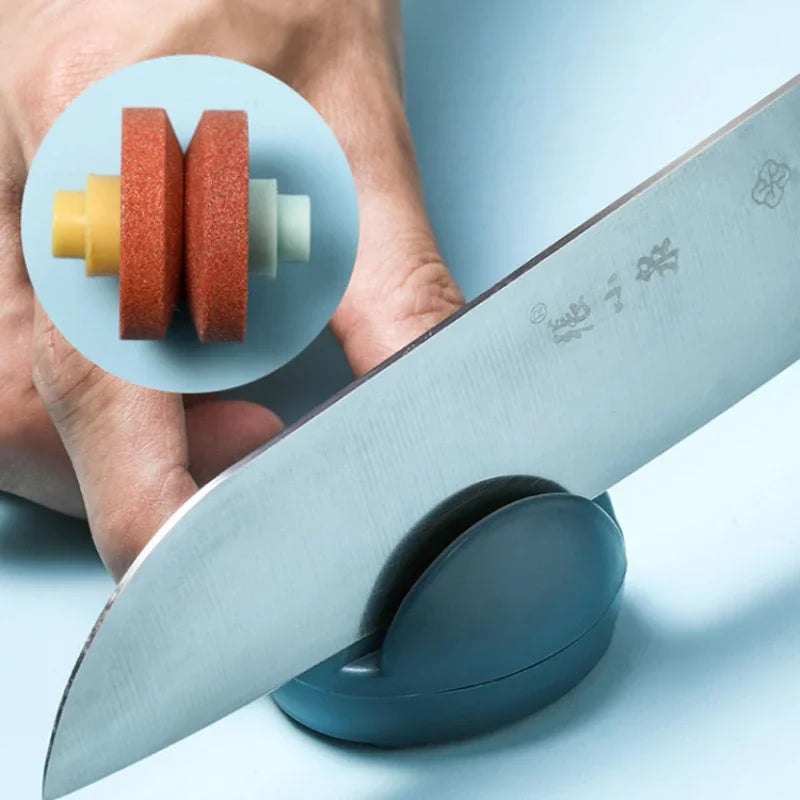 Affûteur de couteaux SliceMate Compact | Pierre à aiguiser pratique pour couteaux de cuisine et ciseaux | Antidérapant | 5,5 × 4,5 cm