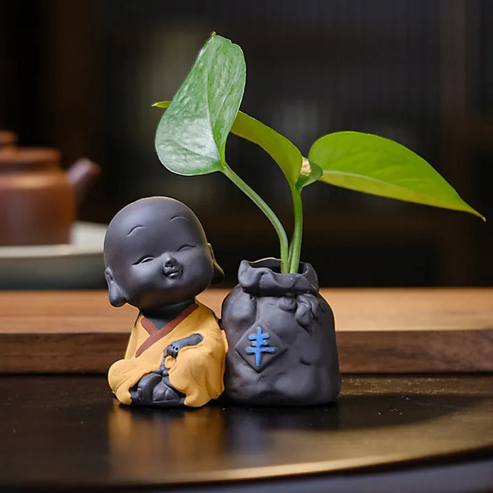 TonSegen Petit Moine en Argile | Argile Pourpre | Porte-Bonheur & Mini-Vase | Décoration Artisanale