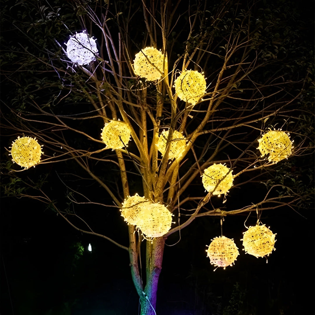 Lumora Guirlande lumineuse LED en boules | Fonctionne sur piles & Résistante aux intempéries IP65 | Pour intérieur & extérieur | Ø 6 cm | Plastique
