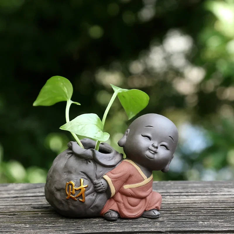 TonSegen Petit Moine en Argile | Argile Pourpre | Porte-Bonheur & Mini-Vase | Décoration Artisanale