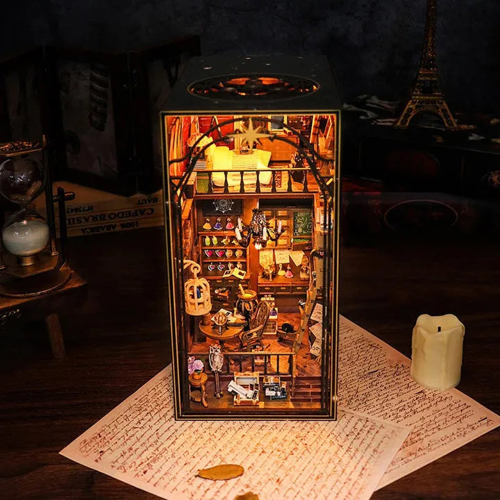 Booknook - La Maison Magique de Mira