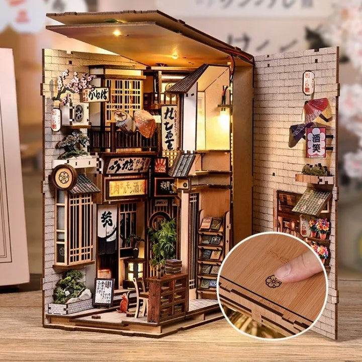 Book Nook Japon - L'allée attendant le chat