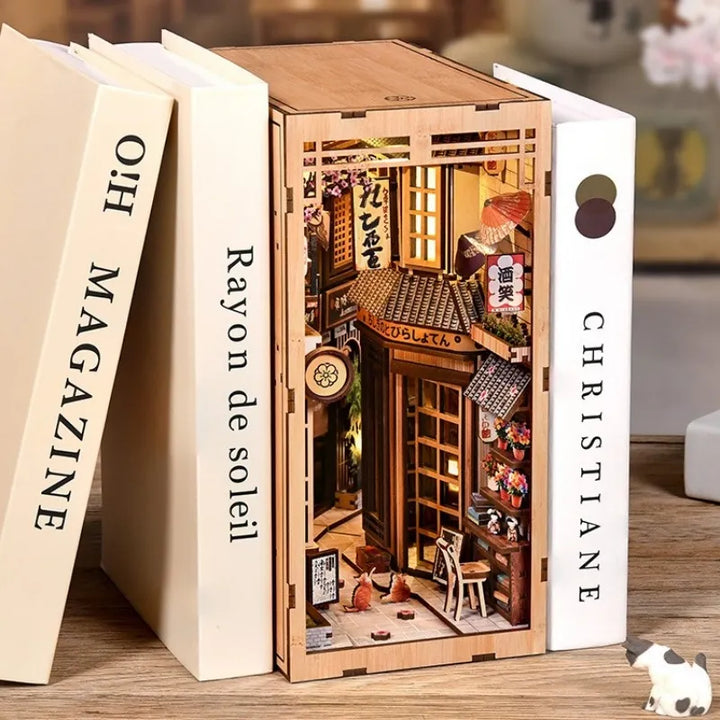 Book Nook Japon - L'allée attendant le chat
