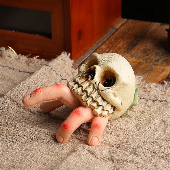 BoneCreep – La main des enfers !