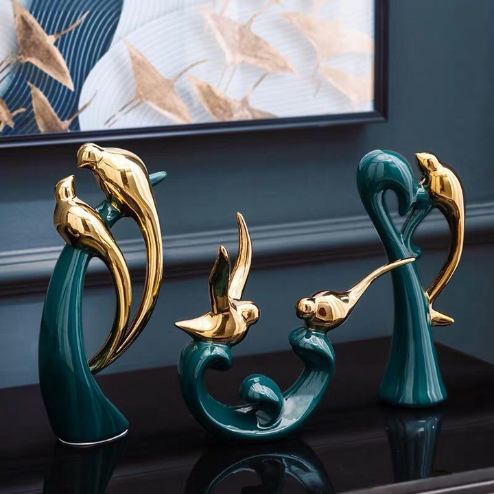 GoldGefieder | Oiseaux d'amour en céramique | Figurine décorative luxueuse | Socle vert émeraude