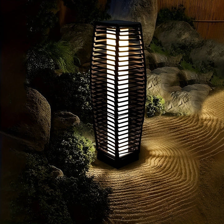 Solunara Lampe de Sol Solaire Extérieure | Lumière Blanc Chaud | Contrôle par Bouton-Poussoir & Écologique | Ø 10 cm | Plastique